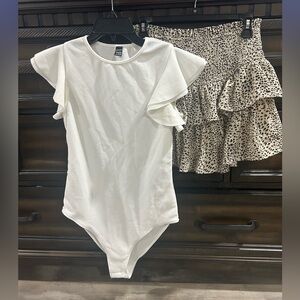Women’s/Junior’s Medium White Body Suit & Boutique Leopard Print Ruffle Skirt
